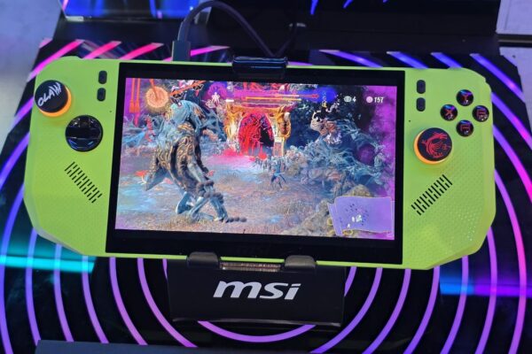 Konsol Handheld MSI Claw A8 di Computex 2025 Taipei