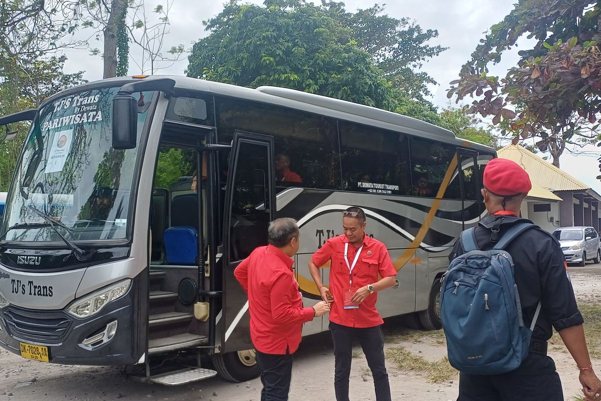 Sejumlah Kader PDIP Berkumpul di Nusa Dua Bali, Pakai Name Tag “Kongres”
