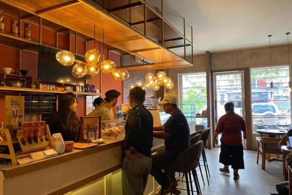 Saat Musik Jadi Beban Cerita Kafe di Jaksel yang Stop Putar Lagu karena Royalti Saat Musik Jadi Beban Cerita Kafe di Jaksel yang Stop Putar Lagu karena Royalti